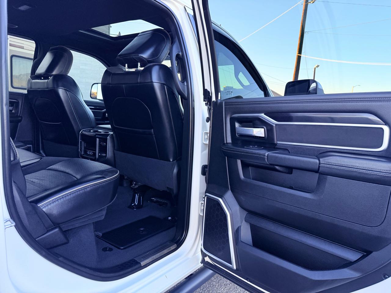 RAM 3500 Laramie Crew Cab LWB 4WD 2022