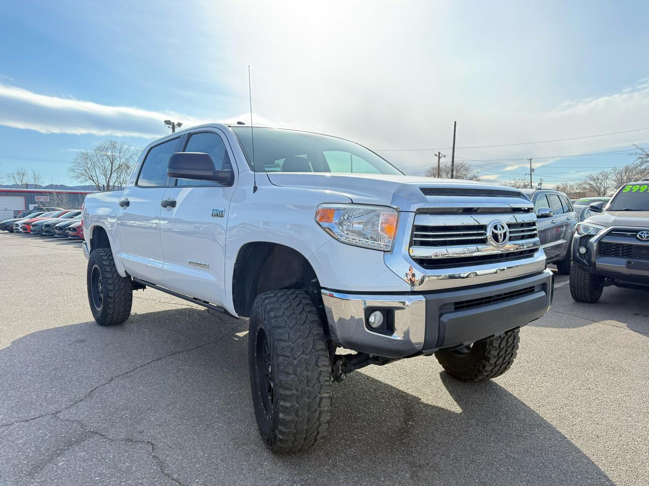 Toyota Tundra SR5 5.7L V8 CrewMax 4WD 2017