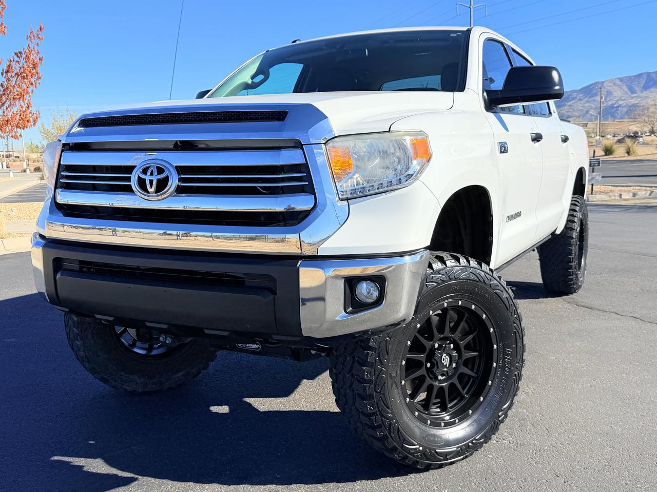Toyota Tundra SR5 5.7L V8 CrewMax 4WD 2017