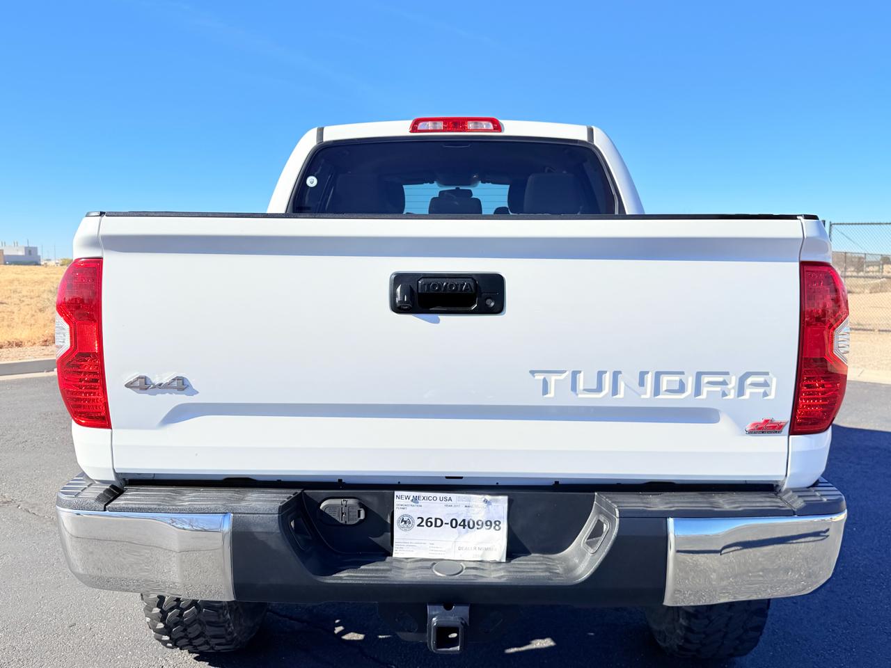 Toyota Tundra SR5 5.7L V8 CrewMax 4WD 2017