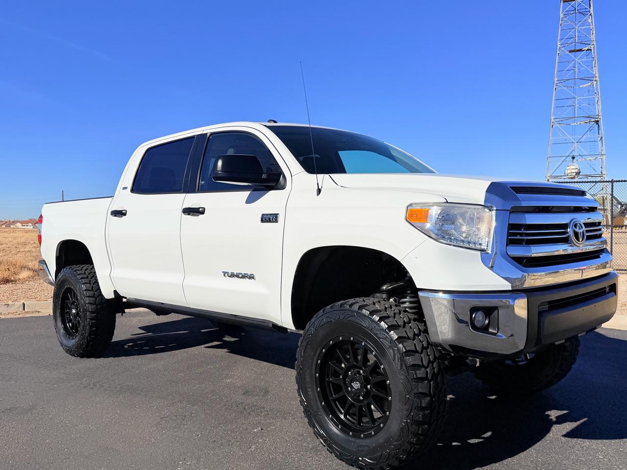Toyota Tundra SR5 5.7L V8 CrewMax 4WD 2017