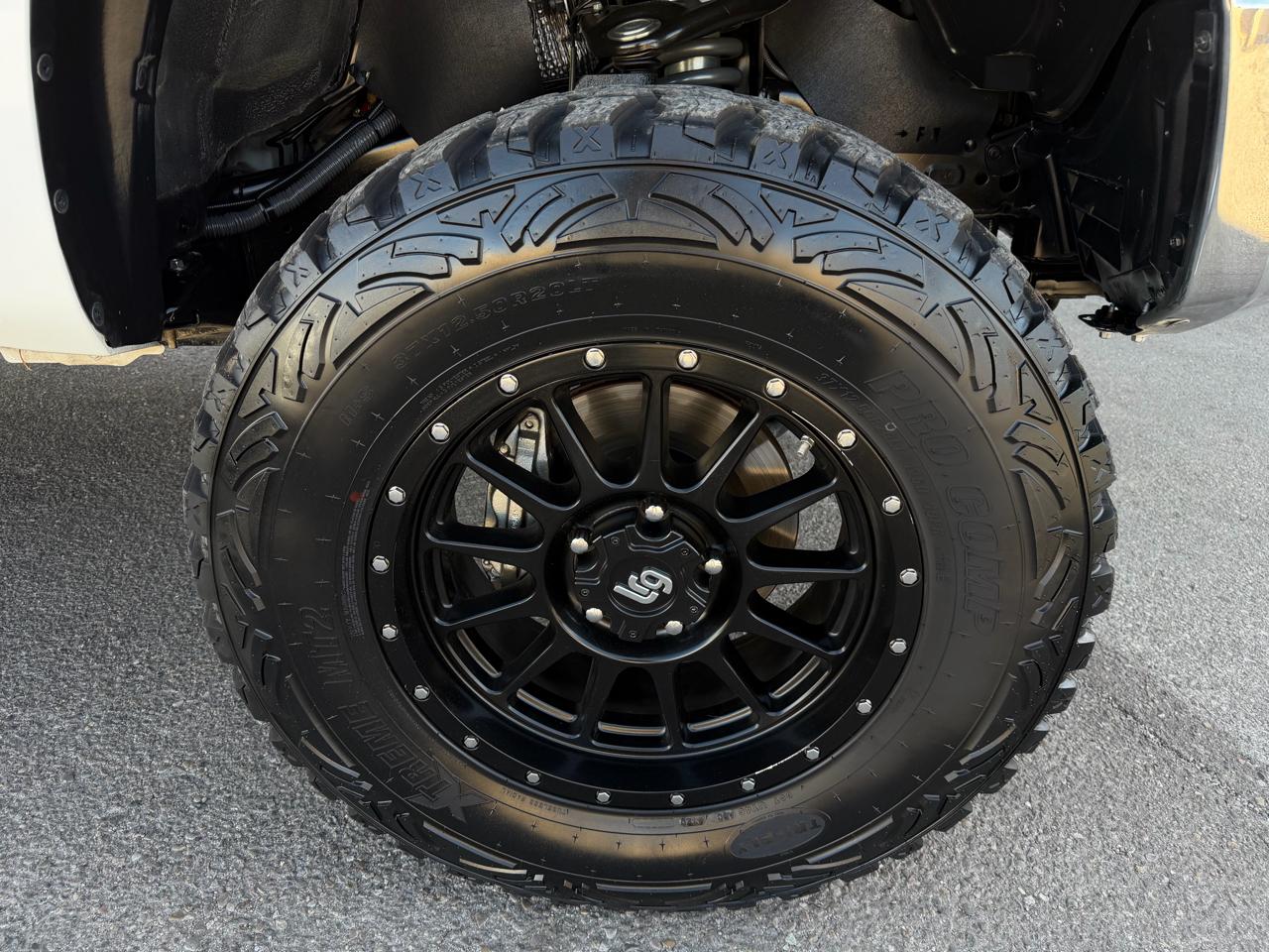 Toyota Tundra SR5 5.7L V8 CrewMax 4WD 2017