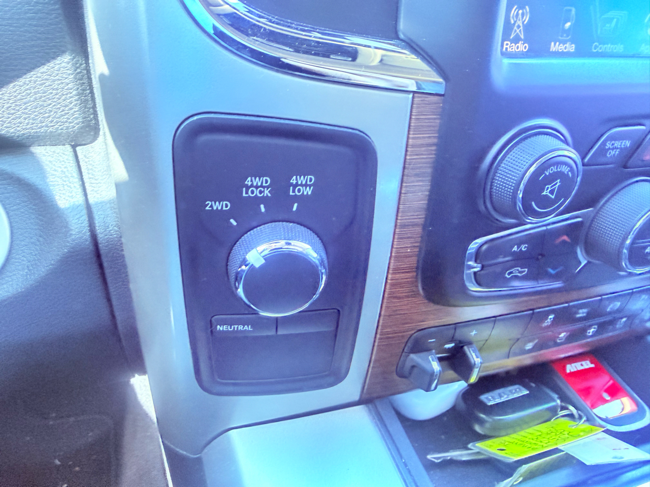 RAM 2500 Laramie Mega Cab 4WD 2016