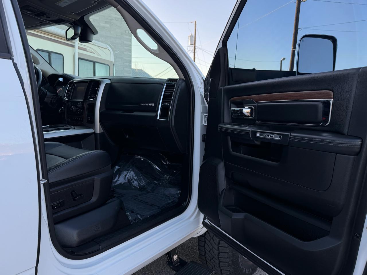 RAM 2500 Laramie Mega Cab 4WD 2016