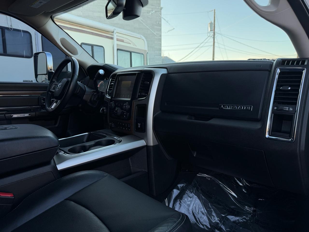 RAM 2500 Laramie Mega Cab 4WD 2016