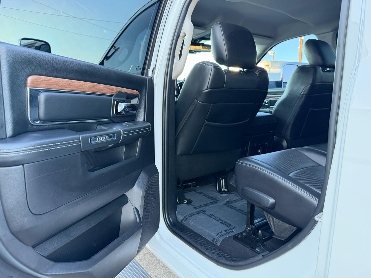 RAM 2500 Laramie Mega Cab 4WD 2016