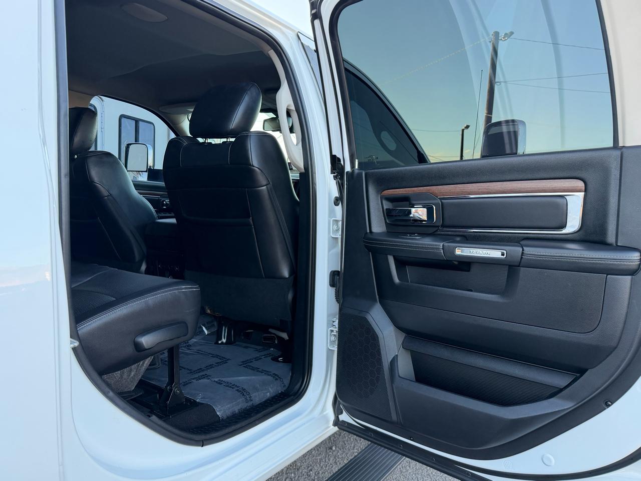 RAM 2500 Laramie Mega Cab 4WD 2016