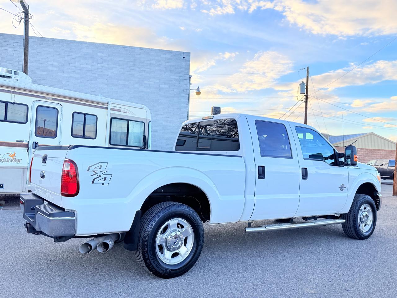 Ford F-250 SD XLT Crew Cab 4WD 2015