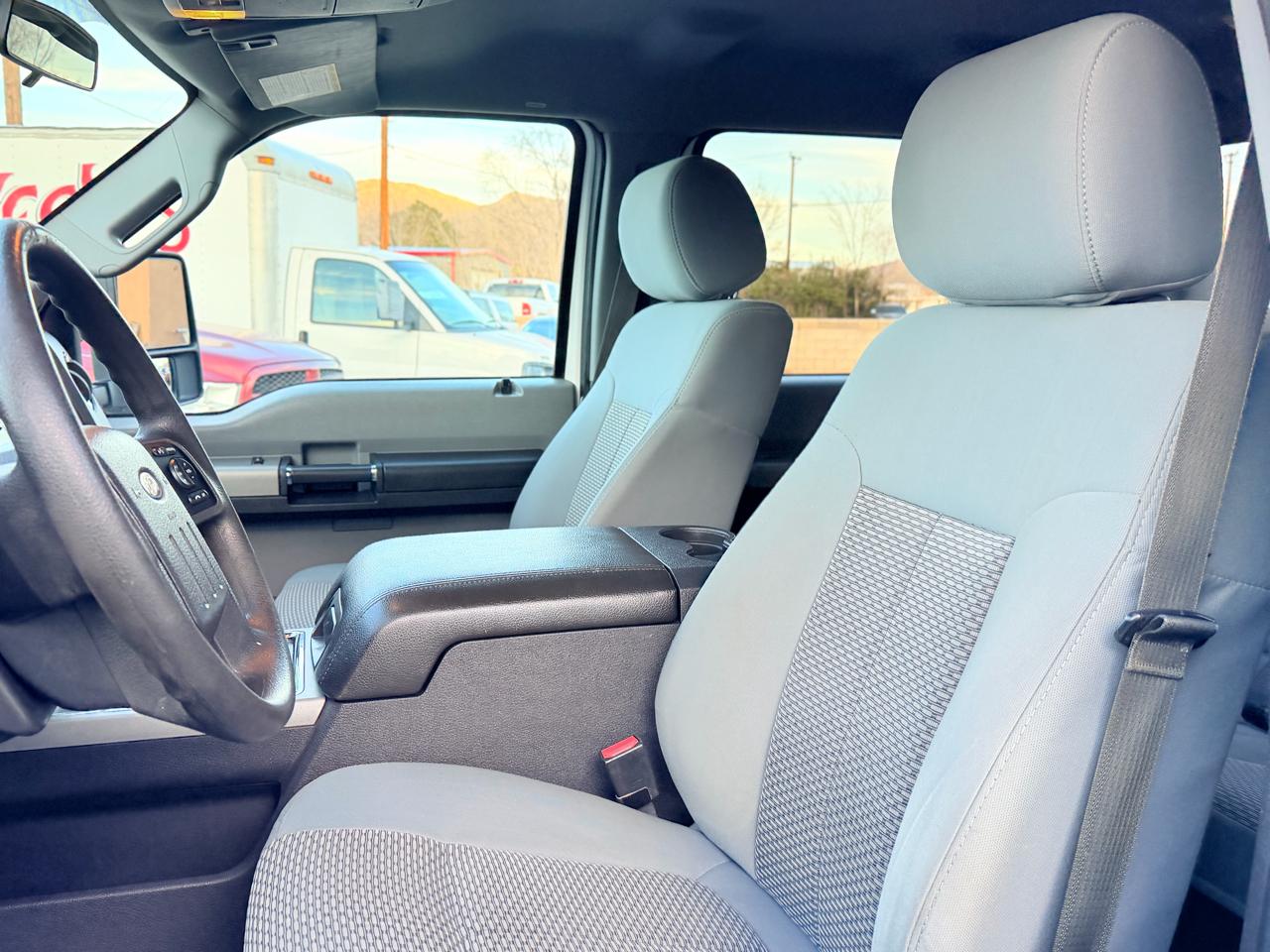 Ford F-250 SD XLT Crew Cab 4WD 2015