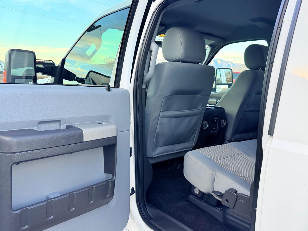 Ford F-250 SD XLT Crew Cab 4WD 2015