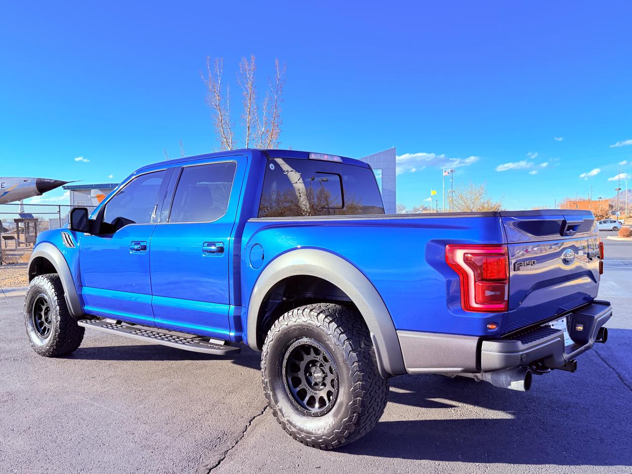 Ford F-150 Raptor SuperCrew 4WD 2017