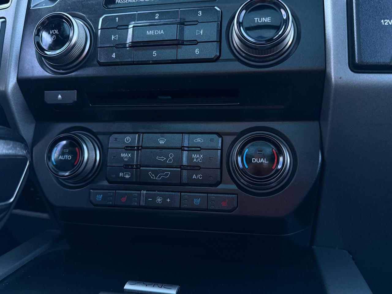 Ford F-150 Raptor SuperCrew 4WD 2017