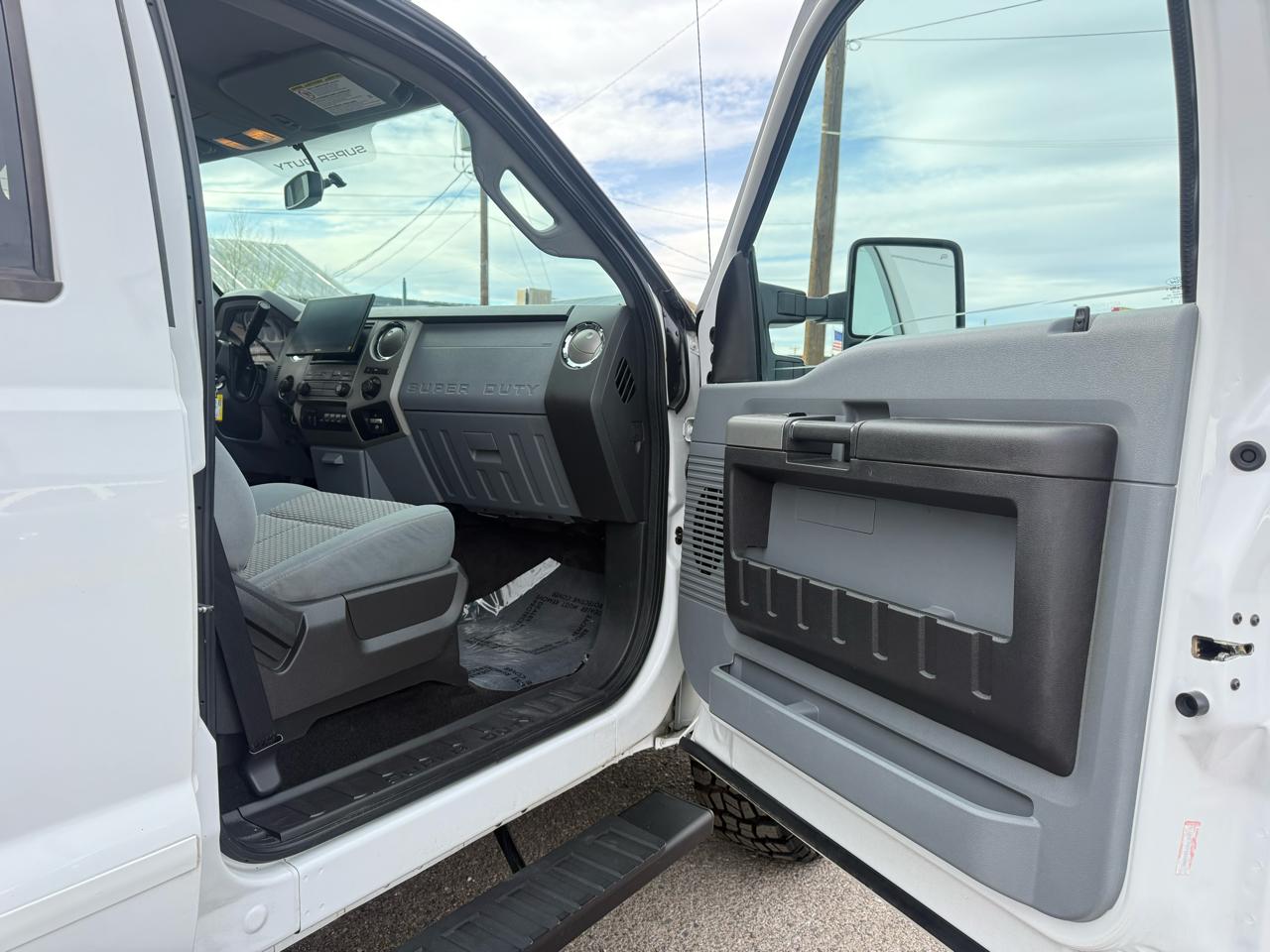 Ford F-350 SD XLT Crew Cab 4WD 2016