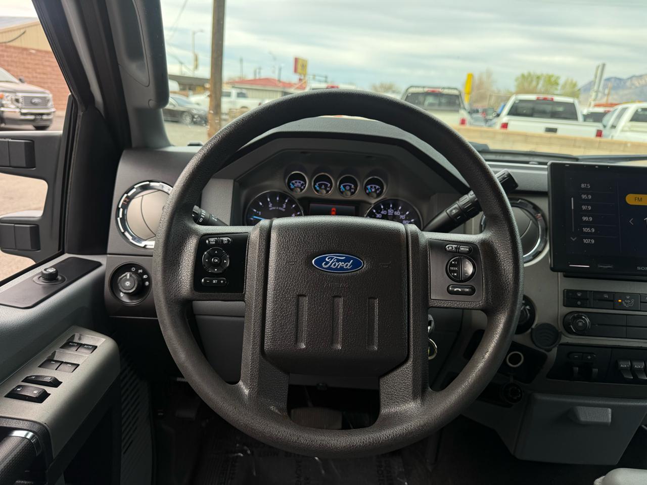 Ford F-350 SD XLT Crew Cab 4WD 2016