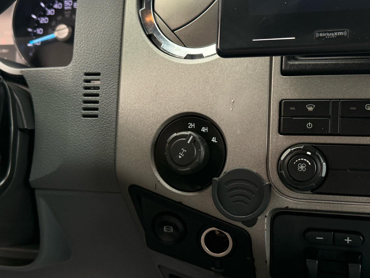 Ford F-350 SD XLT Crew Cab 4WD 2016