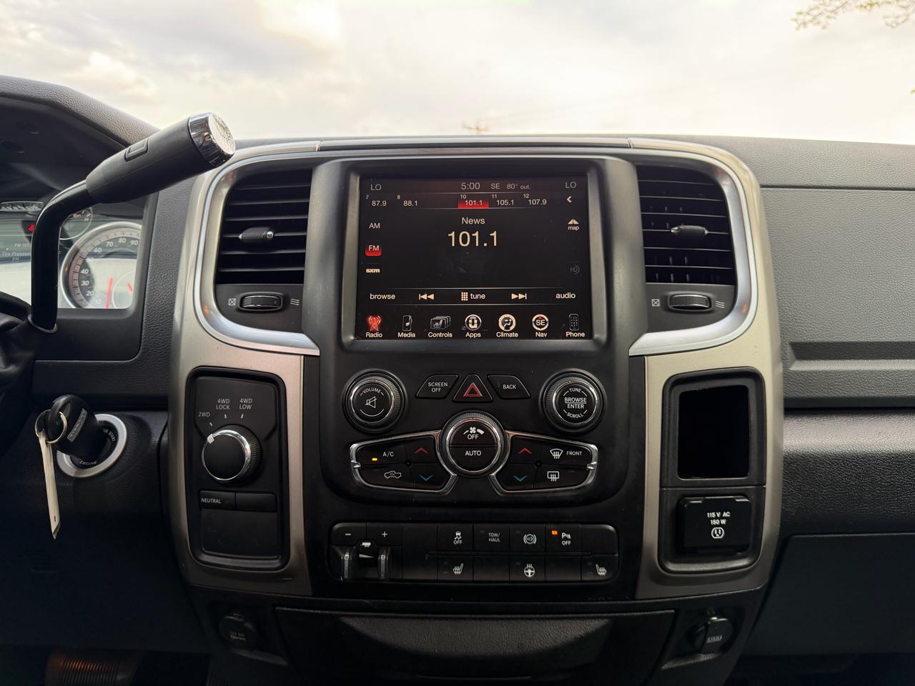 RAM 2500 SLT Crew Cab SWB 4WD 2015