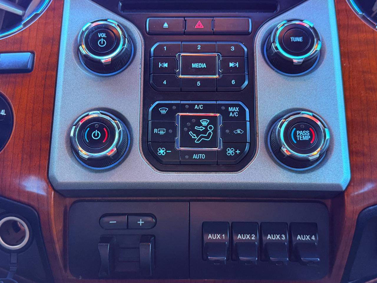 Ford F-250 SD King Ranch Crew Cab 4WD 2015