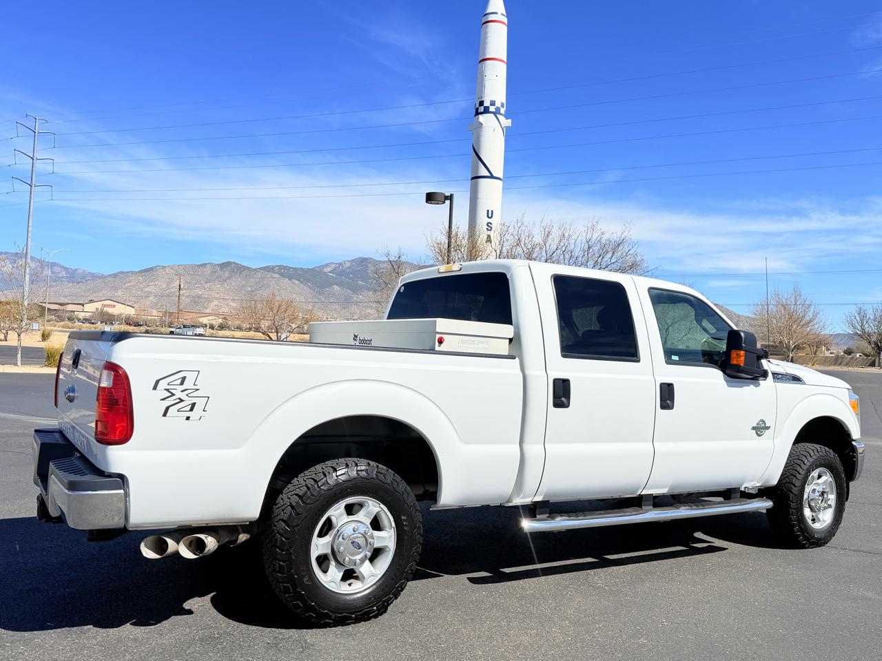 Ford F-250 SD XLT Crew Cab 4WD 2015