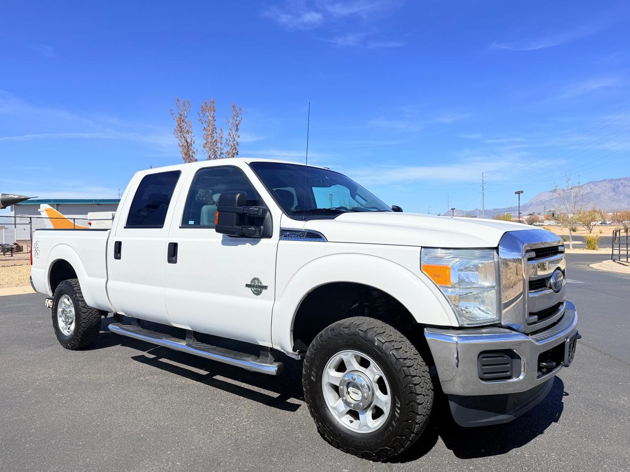 Ford F-250 SD XLT Crew Cab 4WD 2015