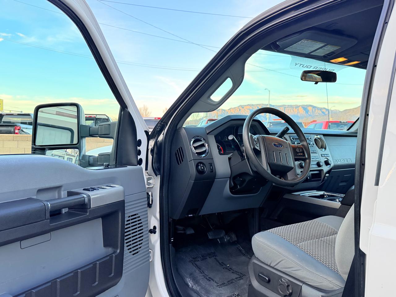 Ford F-250 SD XLT Crew Cab 4WD 2015