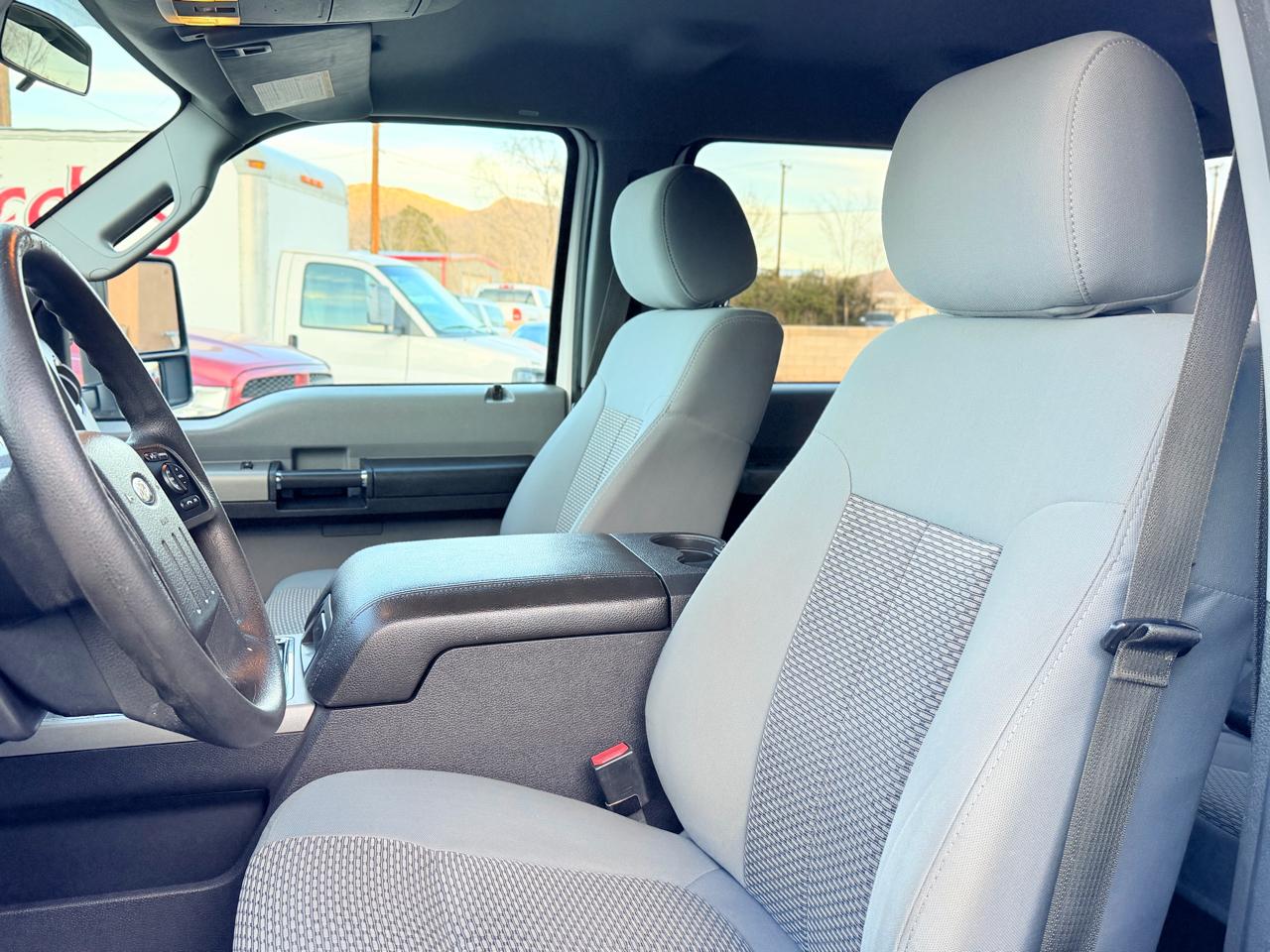 Ford F-250 SD XLT Crew Cab 4WD 2015