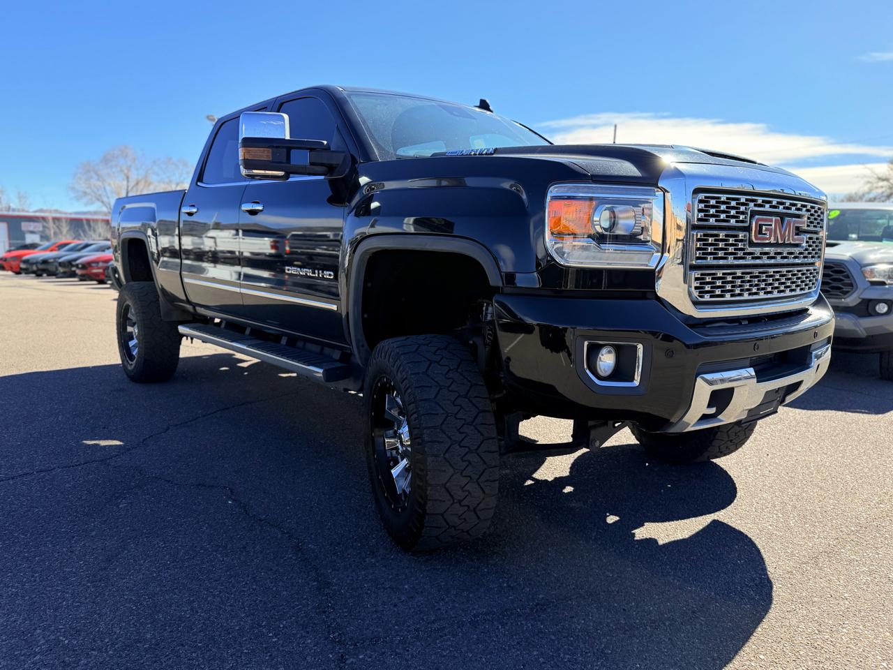 GMC Sierra 2500HD Denali Crew Cab 4WD 2019