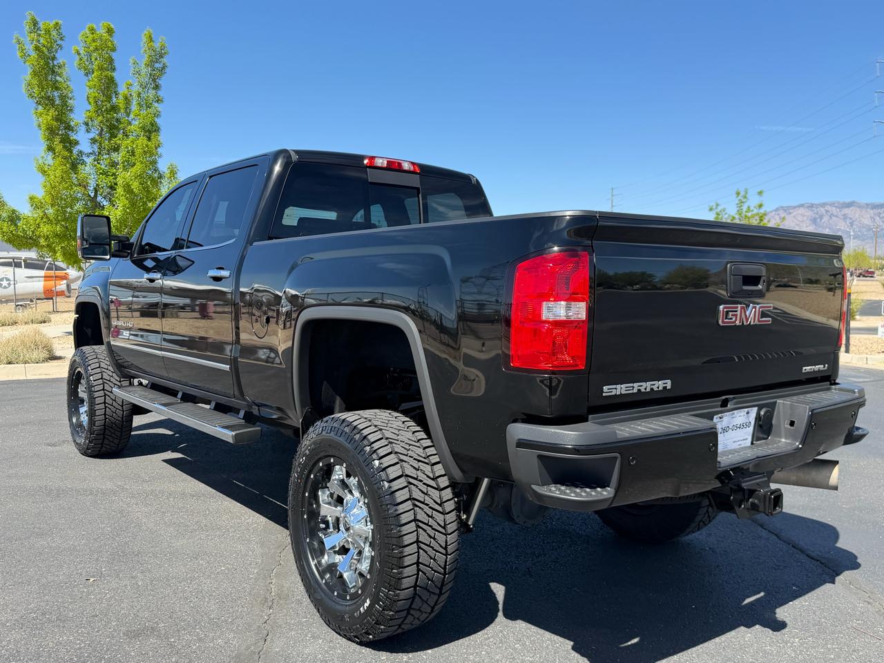 GMC Sierra 2500HD Denali Crew Cab 4WD 2019