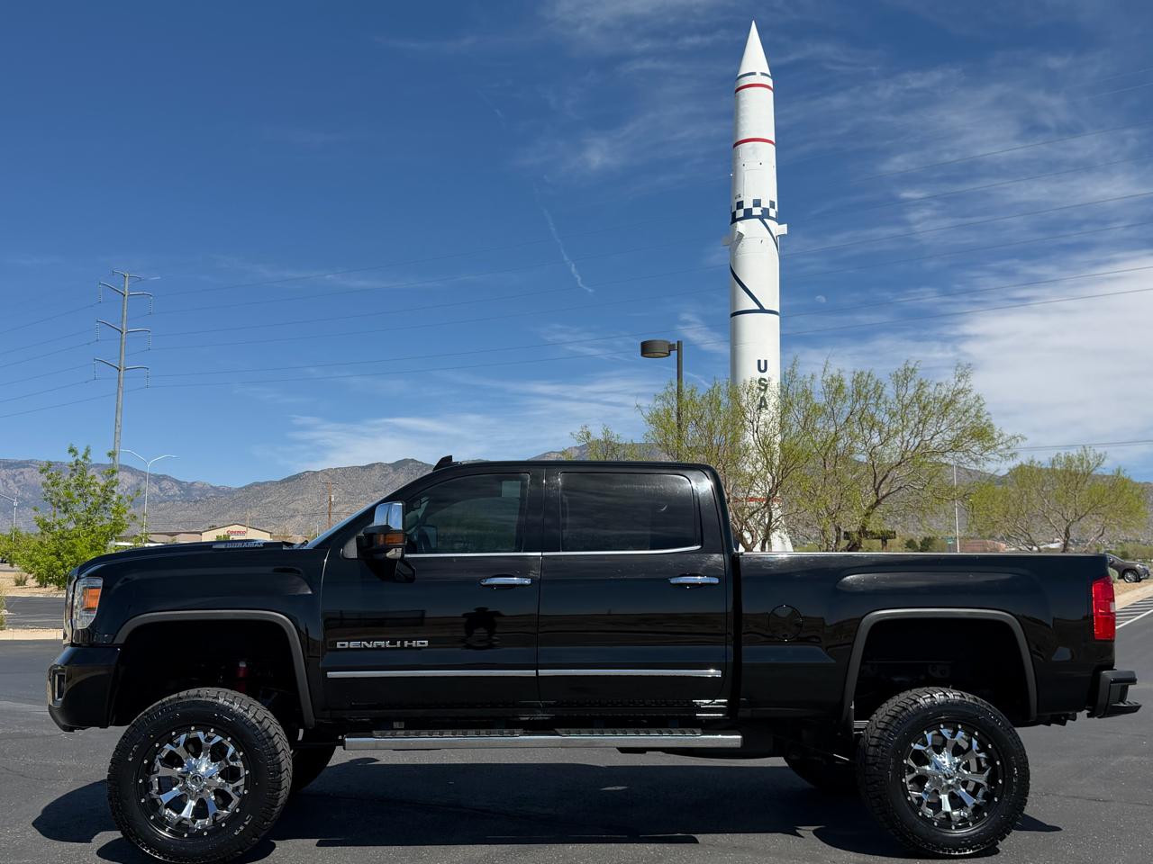 GMC Sierra 2500HD Denali Crew Cab 4WD 2019