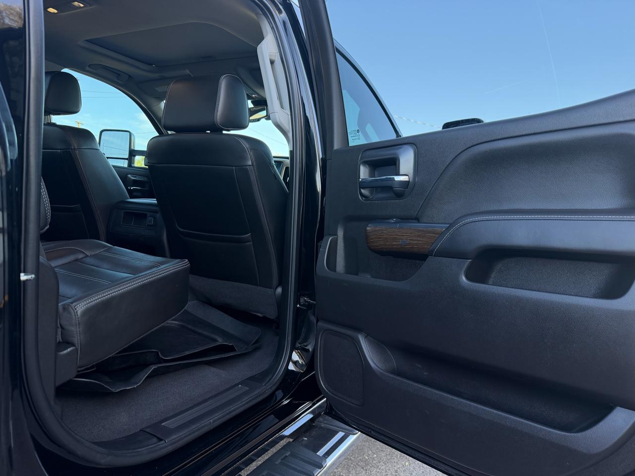 GMC Sierra 2500HD Denali Crew Cab 4WD 2019