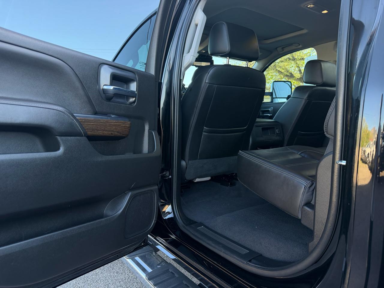 GMC Sierra 2500HD Denali Crew Cab 4WD 2019
