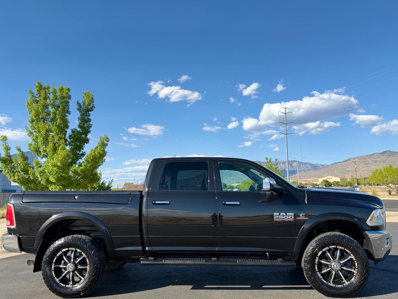RAM 2500 Laramie Crew Cab SWB 4WD 2017
