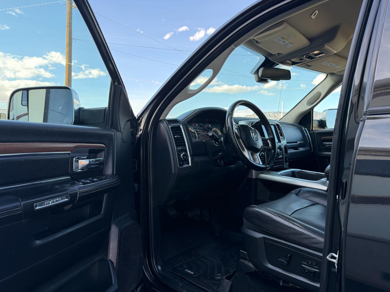 RAM 2500 Laramie Crew Cab SWB 4WD 2017