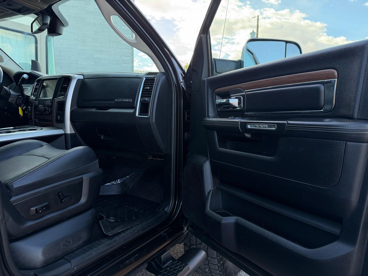 RAM 2500 Laramie Crew Cab SWB 4WD 2017