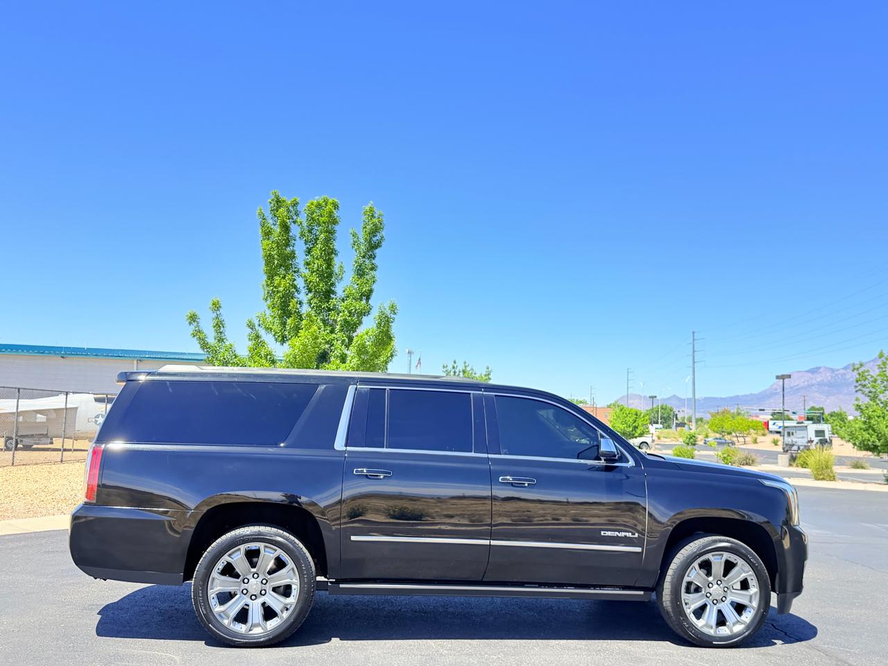GMC Yukon XL Denali 4WD 2016