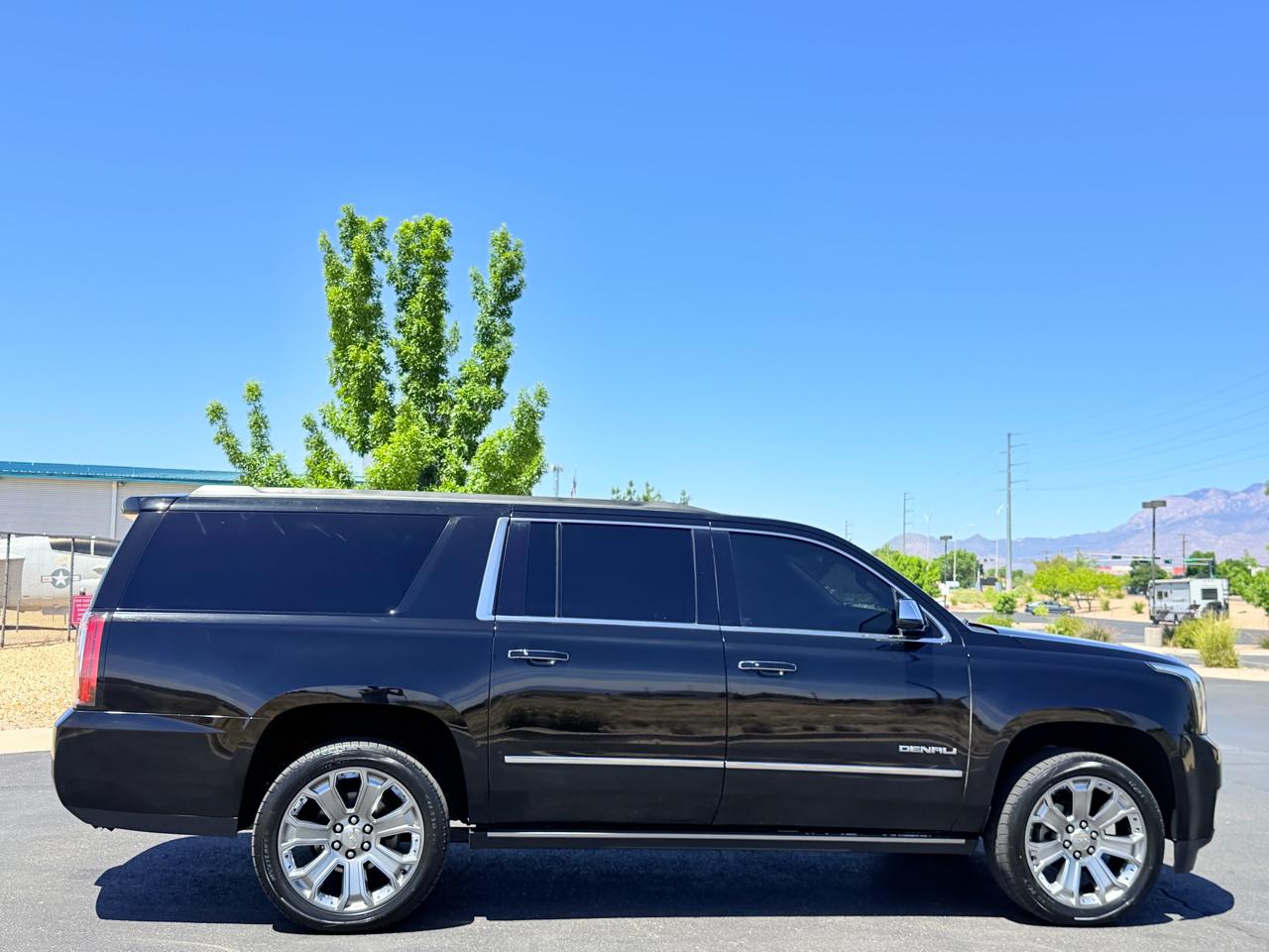 GMC Yukon XL Denali 4WD 2016