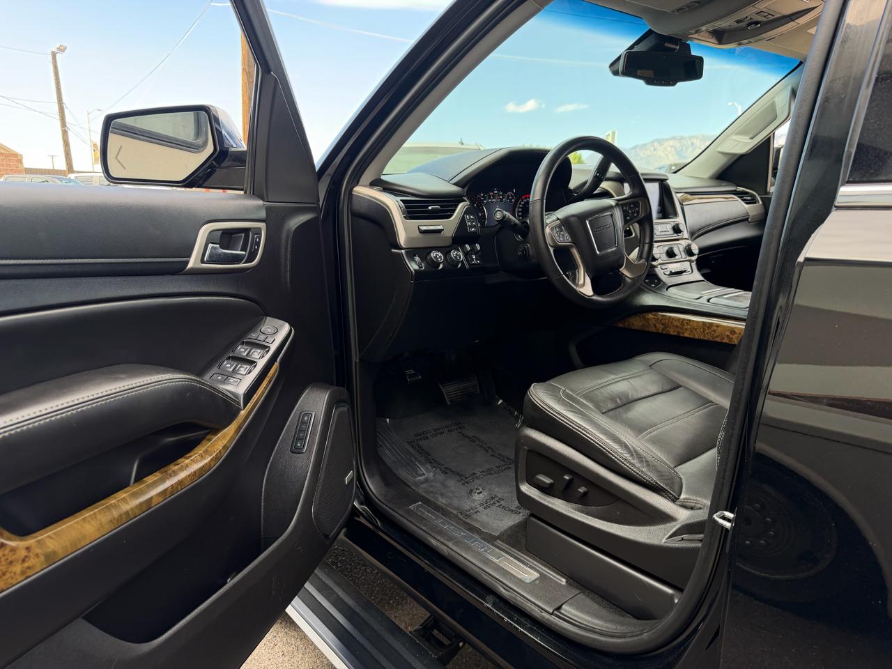 GMC Yukon XL Denali 4WD 2016