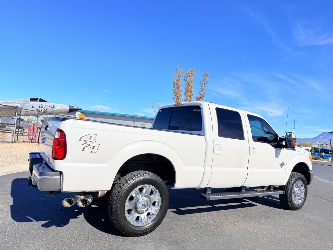 Ford F-350 SD Lariat Crew Cab 4WD 2015