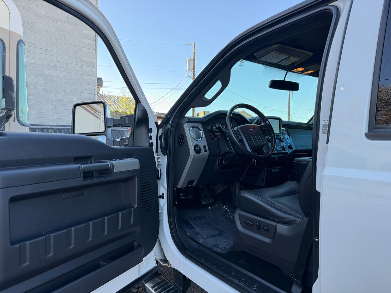 Ford F-350 SD Lariat Crew Cab 4WD 2015