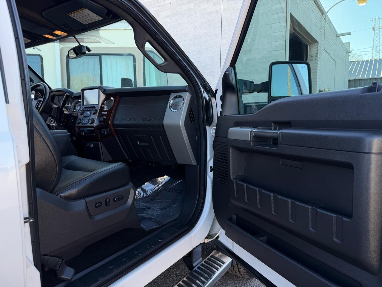 Ford F-350 SD Lariat Crew Cab 4WD 2015