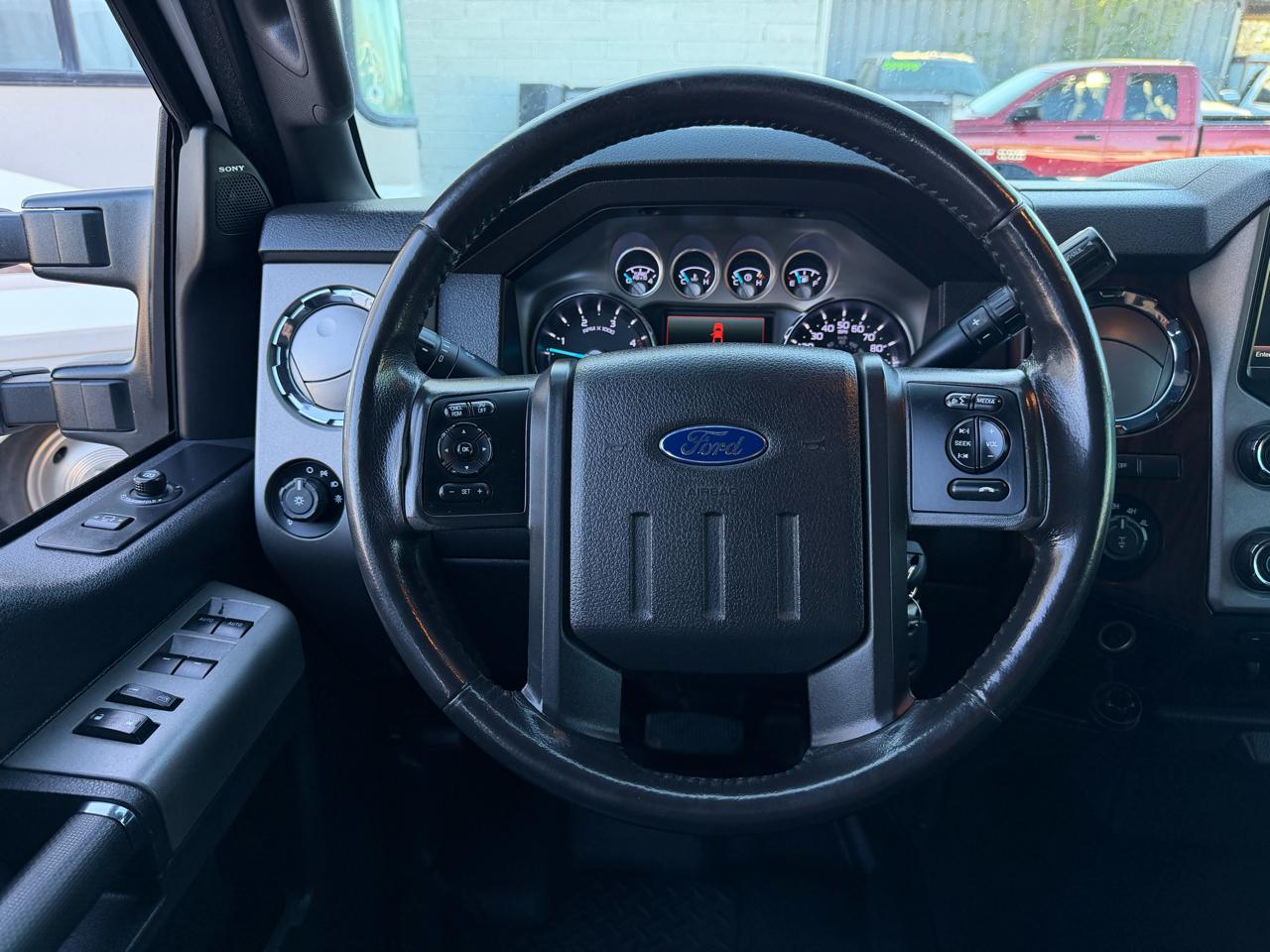 Ford F-350 SD Lariat Crew Cab 4WD 2015