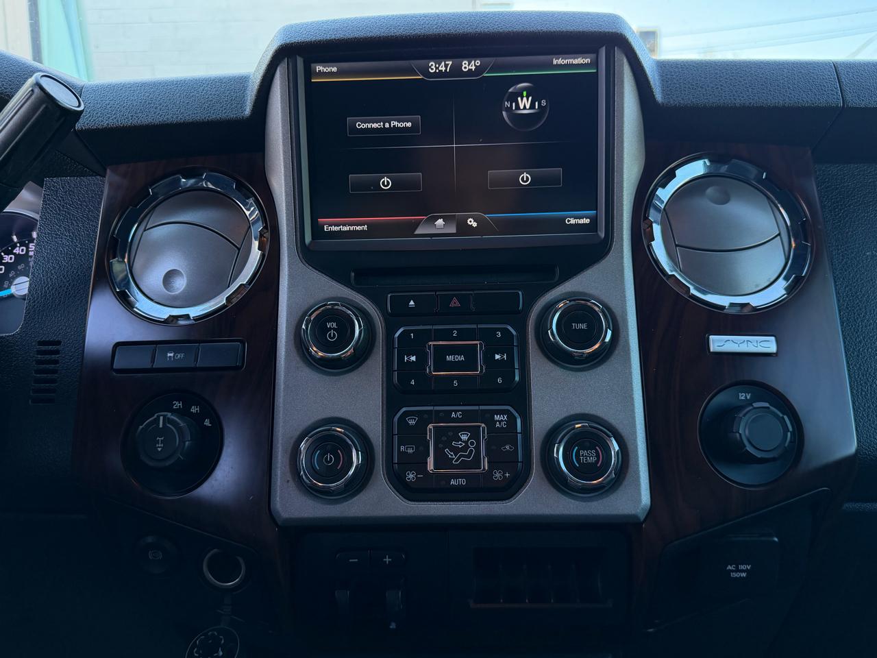 Ford F-350 SD Lariat Crew Cab 4WD 2015