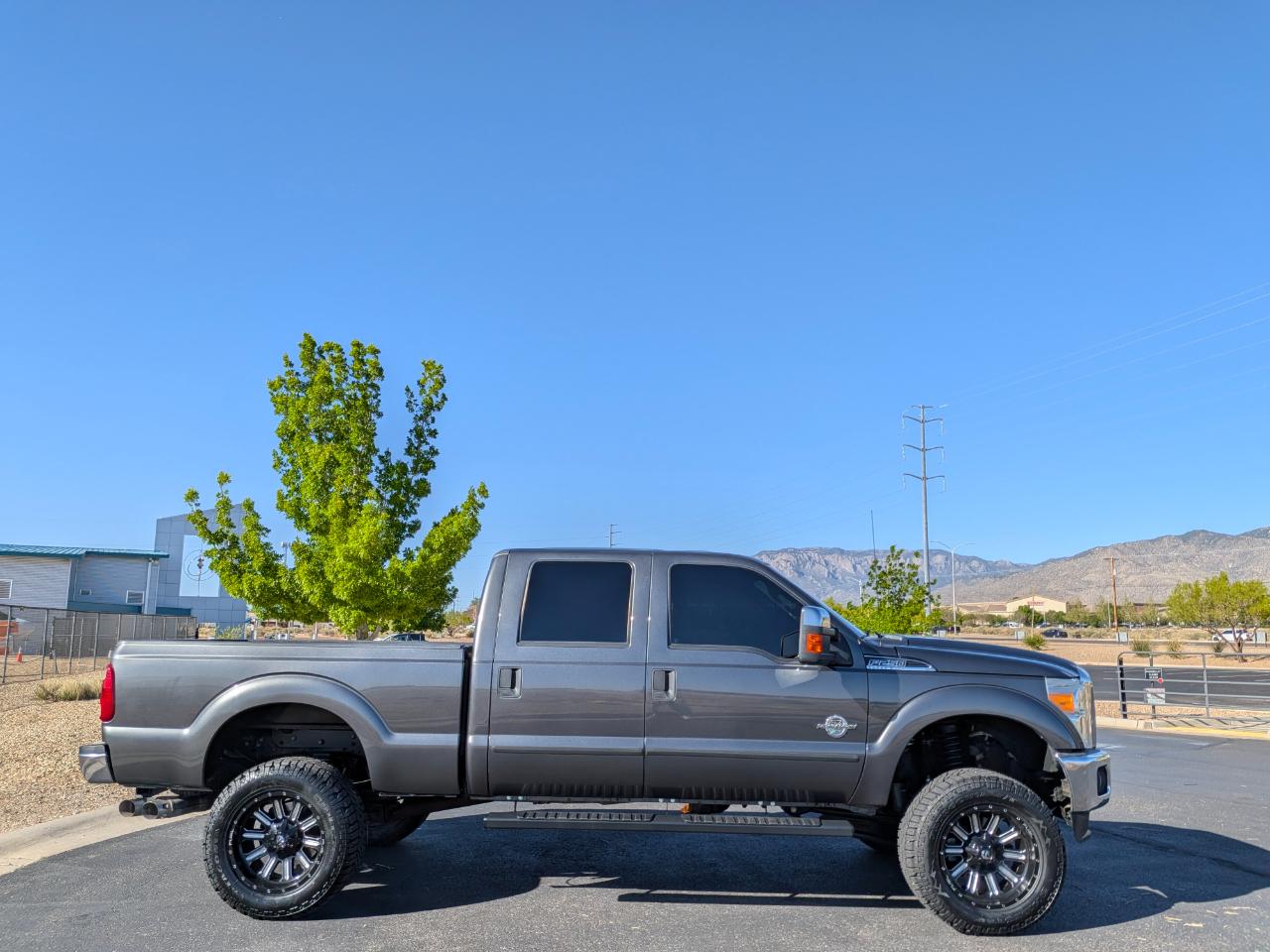 Ford F-250 SD XLT Crew Cab 4WD 2016