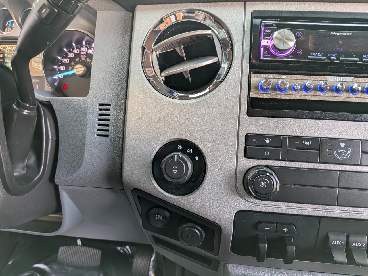 Ford F-250 SD XLT Crew Cab 4WD 2016