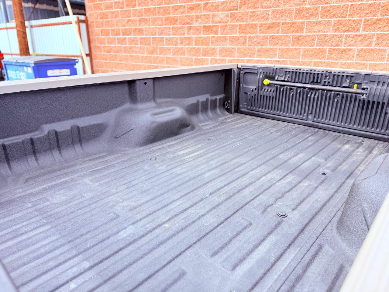 Ford F-350 SD Cabela Crew Cab 4WD 2010