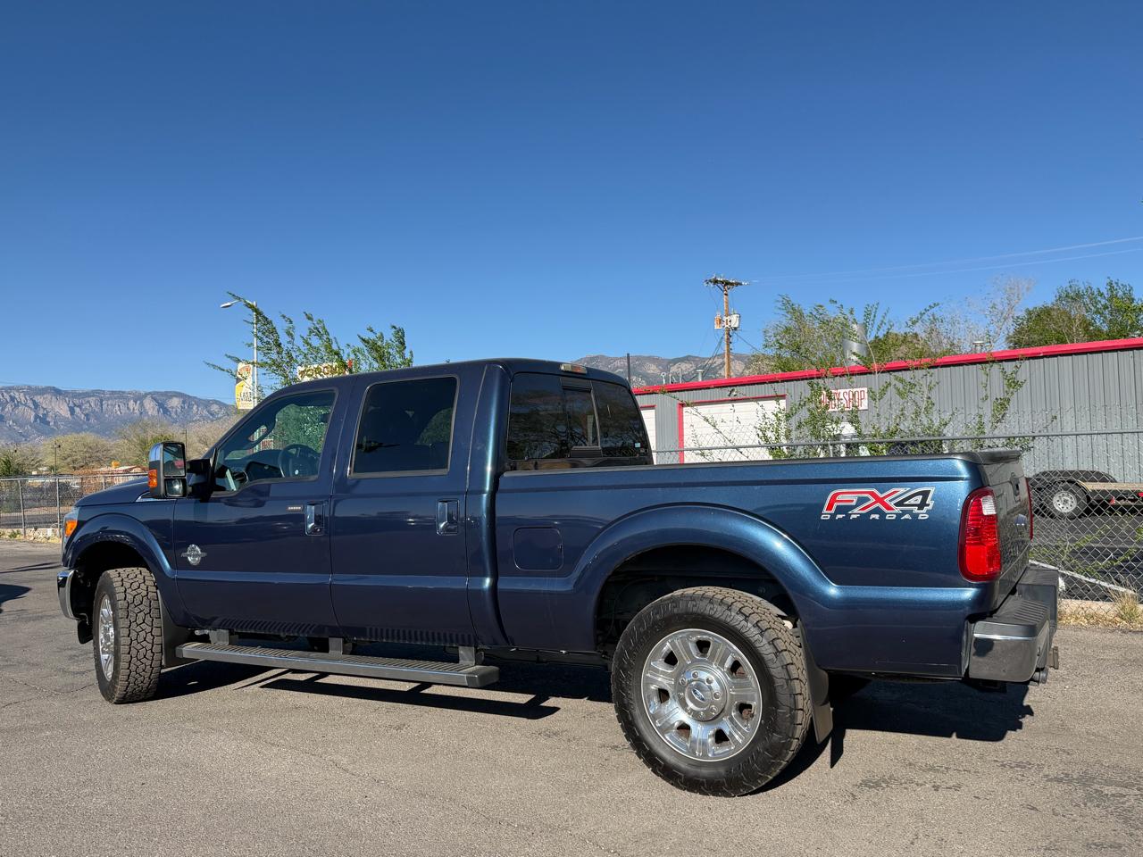 Ford F-250 SD Lariat Crew Cab 4WD 2016
