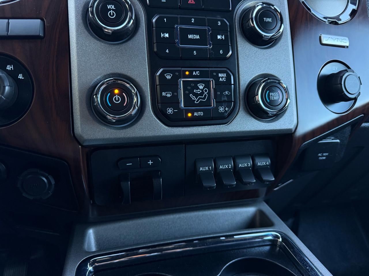 Ford F-250 SD Lariat Crew Cab 4WD 2016