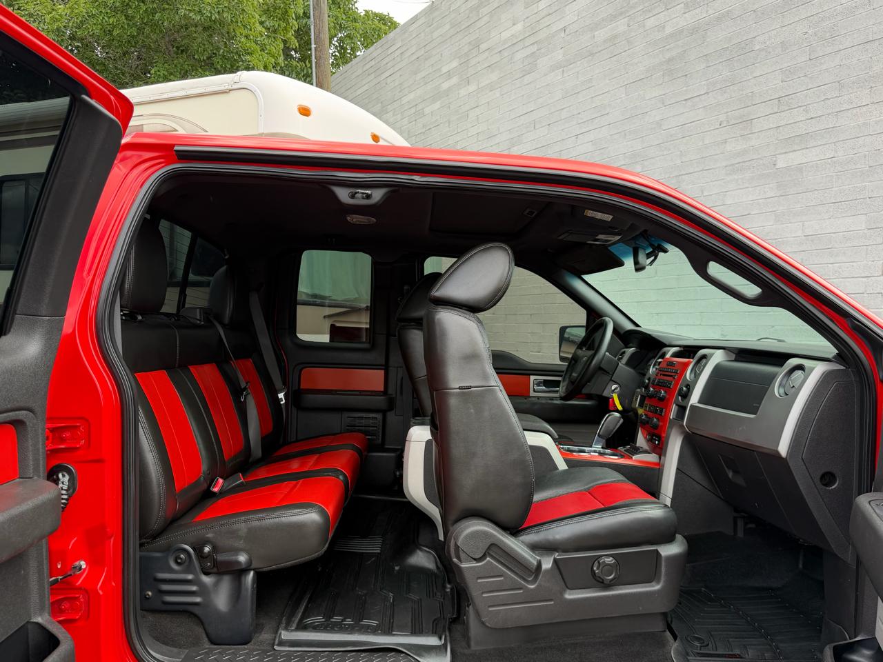 Ford F-150 SVT Raptor SuperCab 5.5-ft. Bed 4WD 2010