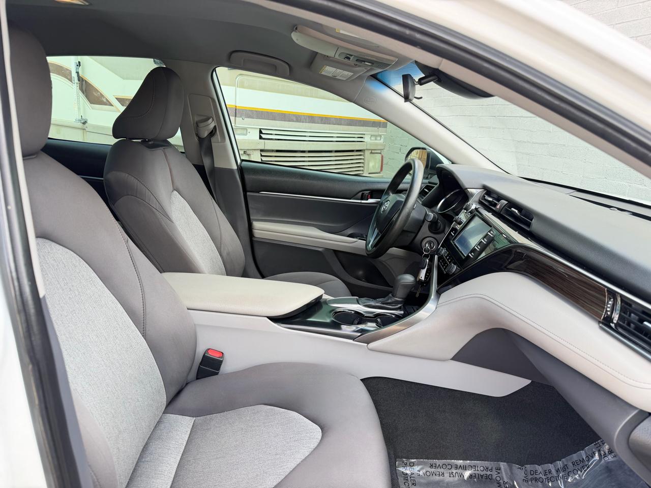 Toyota Camry XLE Auto (Natl) 2019