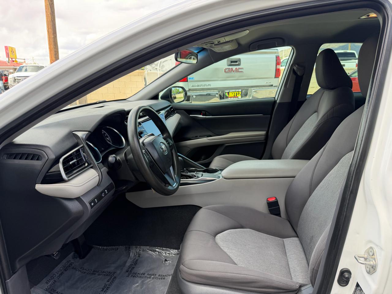 Toyota Camry XLE Auto (Natl) 2019