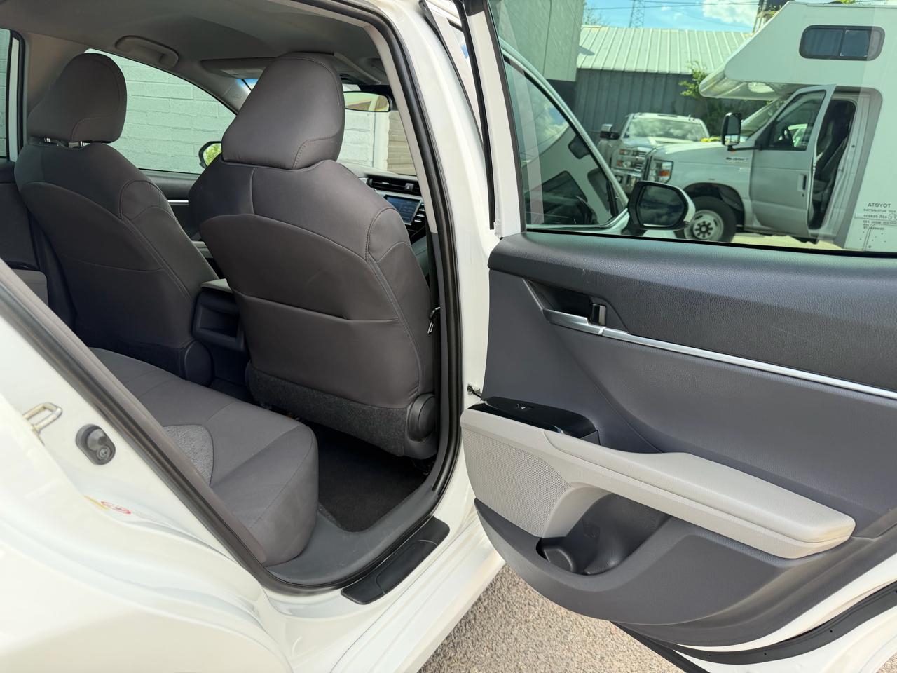 Toyota Camry XLE Auto (Natl) 2019